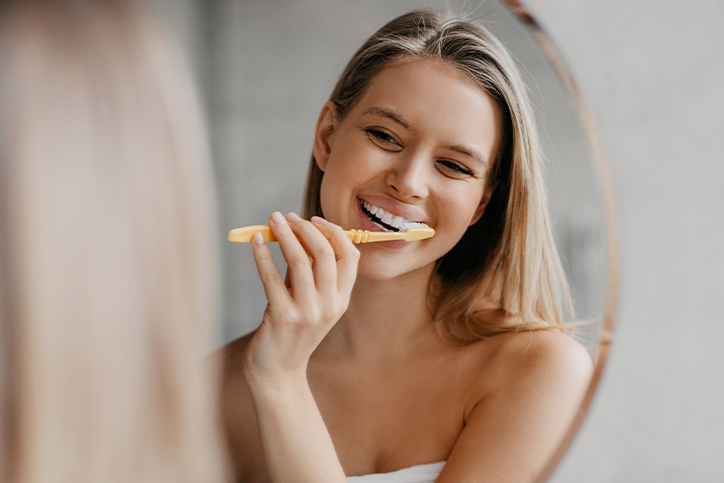 Podrobný průvodce dentální hygienou: od zdravého úsměvu po techniky, způsoby, mýty a fakta